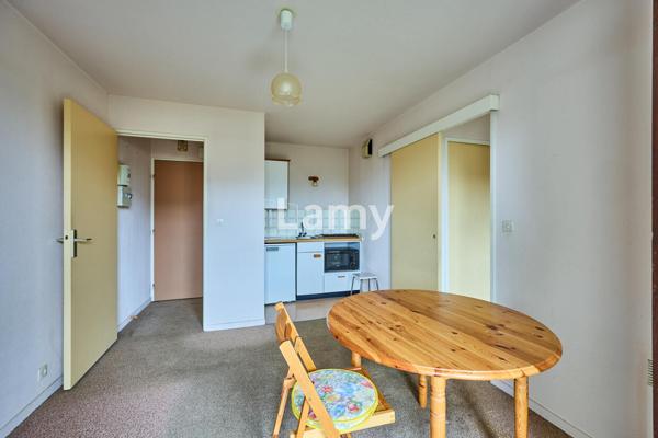 Appartement 2 pièces, balcon, parking