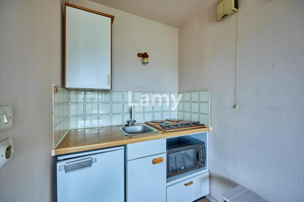 Appartement 2 pièces, balcon, parking