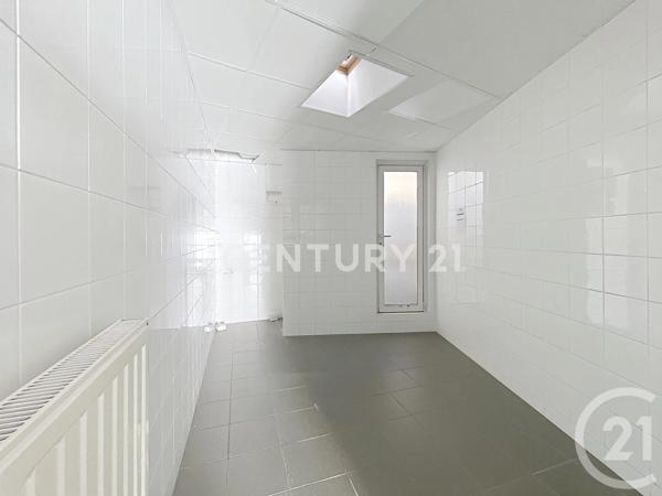 Maison à vendre  13 pièces - 210,26 m 2   NOISY LE GRAND  - 93