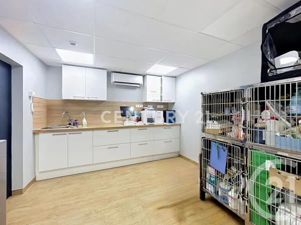 Maison à vendre  13 pièces - 210,26 m 2   NOISY LE GRAND  - 93