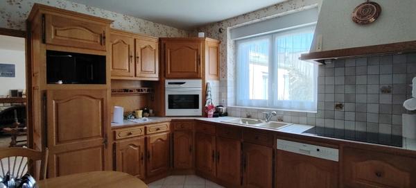 Maison à vendre 8 pièces ASSAIS LES JUMEAUX (79)