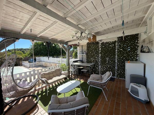 Maison Chinon 6 pièce(s) 174 m2 Piscine Terrain 1900m2