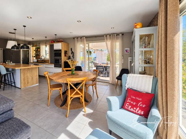 Maison à vendre 6 pièces de 165 m²
