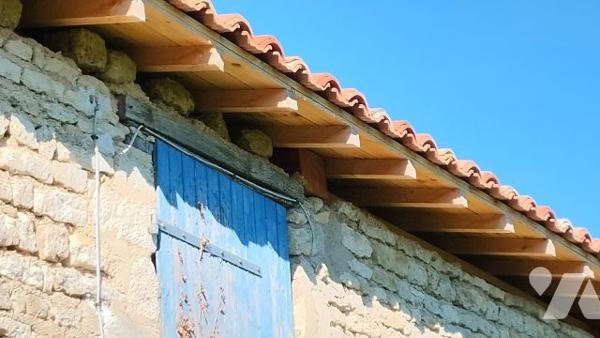 LONGERE A REHABILITER + 1 HECT. DE TERRE