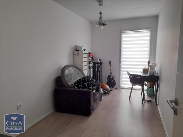 Appartement à louer 3 pièces 74.3m²