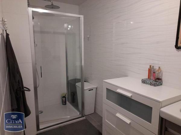 Appartement à louer 3 pièces 74.3m²