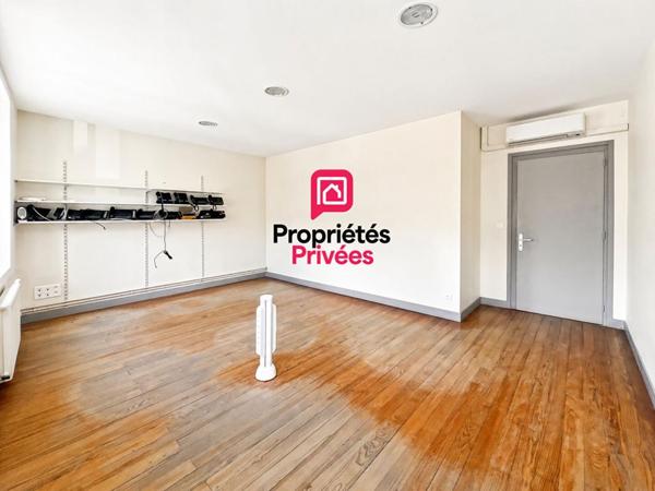 Immeuble en pierre avec garage, cour privative et fort potentiel d'aménagement