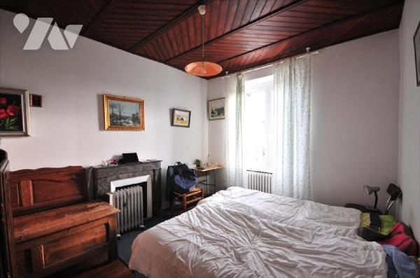 Riec, proche de toutes commodités, maison individuelle de caractère composée comme suit:Rez-de-...