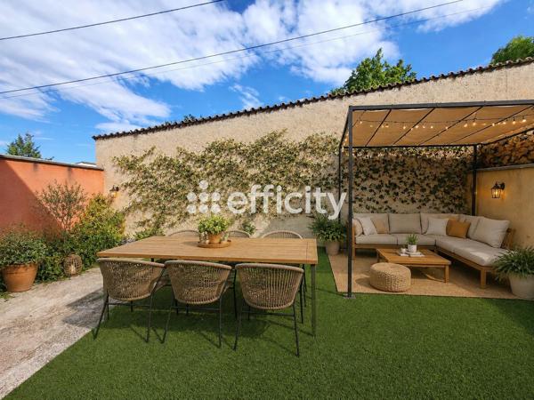 Maison
         5 pièces
        - 104 m² Exclusivité 379 000 € *
