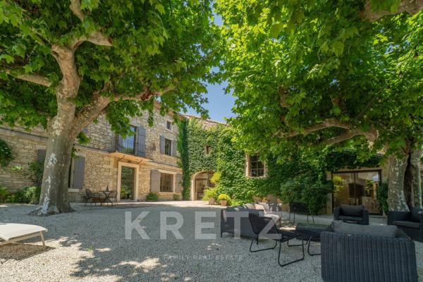 Avignon – Mas de caractère de 585 m² avec 8 suites et parc d’un hectare