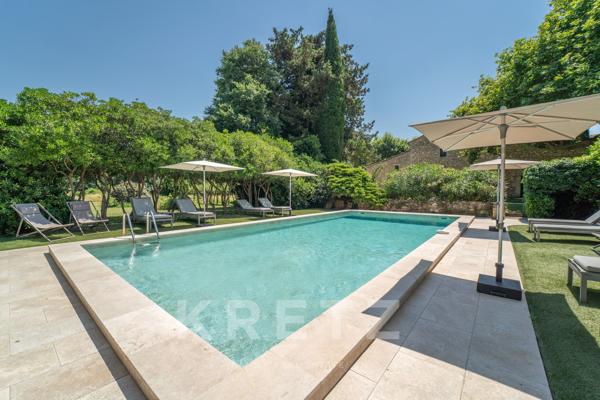 Avignon – Mas de caractère de 585 m² avec 8 suites et parc d’un hectare