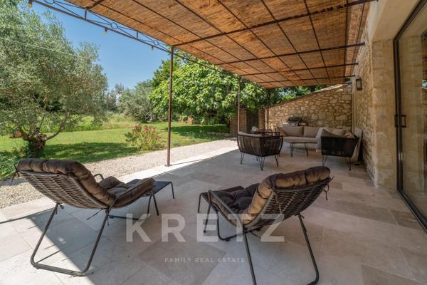 Avignon – Mas de caractère de 585 m² avec 8 suites et parc d’un hectare