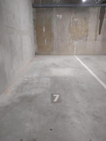 Location Parking - 10 m² (réf : 547513)