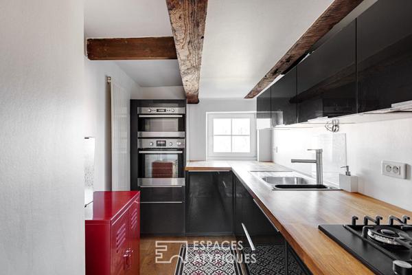 Duplex urbain boisé avec vue privée et garage