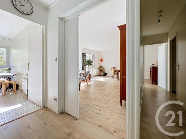 Appartement F5 à vendre  5 pièces - 111,01 m 2   LE CHESNAY  - 78