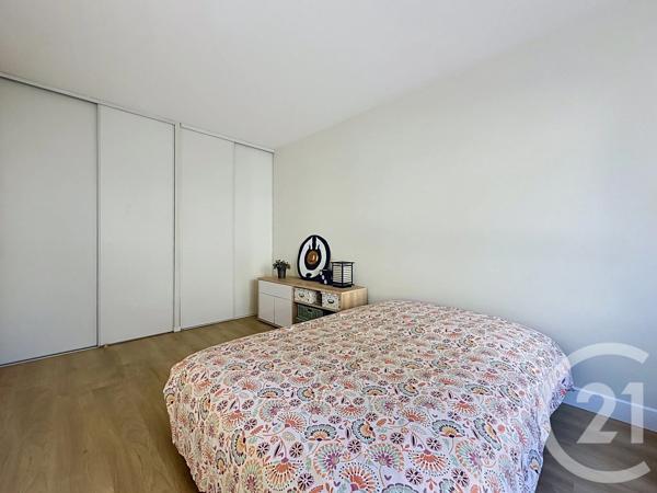 Appartement F5 à vendre  5 pièces - 111,01 m 2   LE CHESNAY  - 78