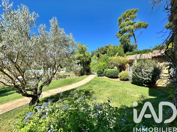 Maison à vendre 10 pièces 308 m² Sanary-sur-Mer