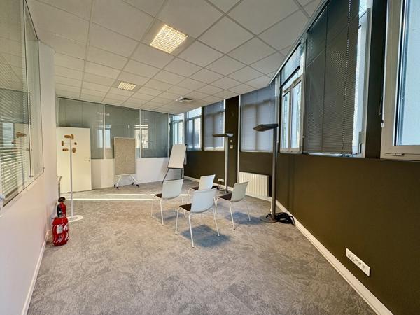 Local commercial de 220 m² – Secteur Quinconces / Banque de France