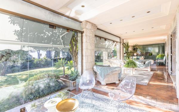 Maison à vendre    8 pièces • 360 m2 Nice