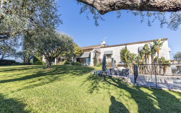 Maison à vendre    8 pièces • 360 m2 Nice