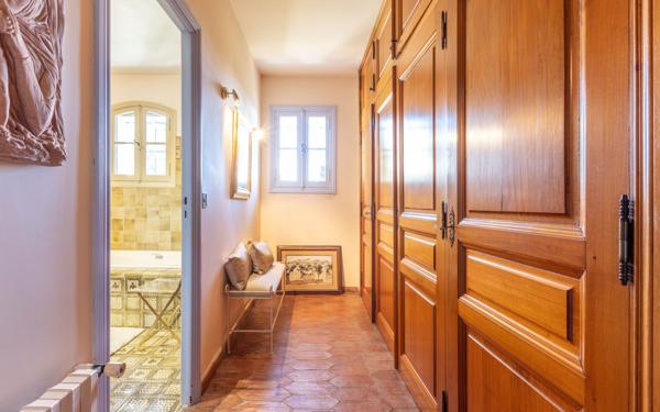 Maison à vendre    8 pièces • 360 m2 Nice