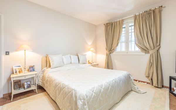 Maison à vendre    8 pièces • 360 m2 Nice