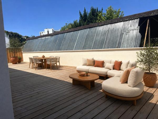 CHARTRONS-BASSENS A FLOT GRAND T5 DE 118.64M² renovation a neuf avec climatisation ET TERRASSE DE 62M²