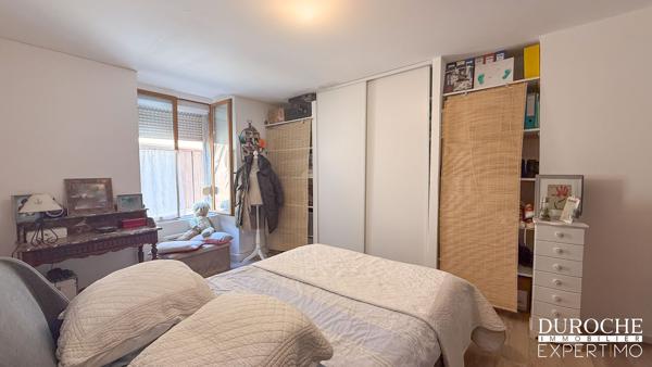 Caderousse – Appartement de plain-pied de plus de 100 m² avec terrasse et parking privé