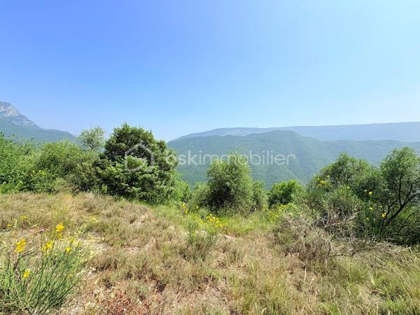 Terrain de 1 562 m²
