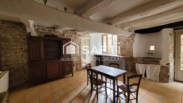 MAISON DE VILLAGE  3 CHAMBRES