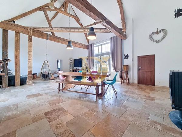 Longère Authentique et Rénovée de 276 m²