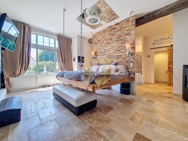 Longère Authentique et Rénovée de 276 m²