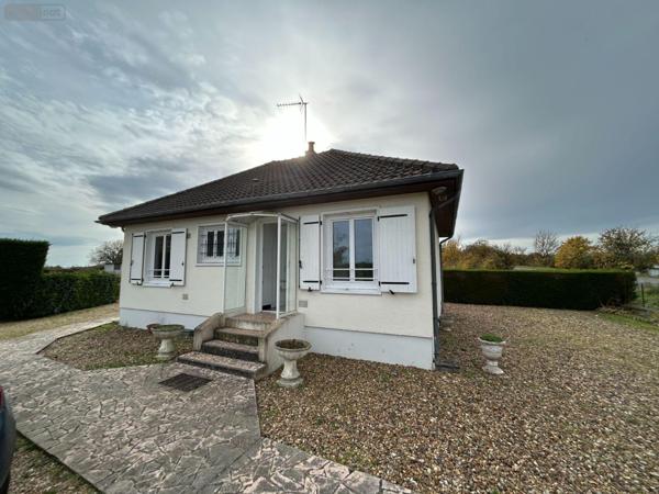 Maison à vendre à Druye dans l'Indre-et-Loire (37190), ref : 054/141