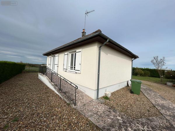 Maison à vendre à Druye dans l'Indre-et-Loire (37190), ref : 054/141