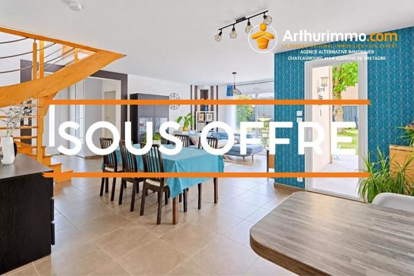 Vente                                                      Maison
                        
                     6 pièces                      134 m2                     à Châteaubourg
