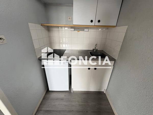 Location Studio 28.42 m² - 93-99 RUE CHARLES LEGENDRE Limoges 87000