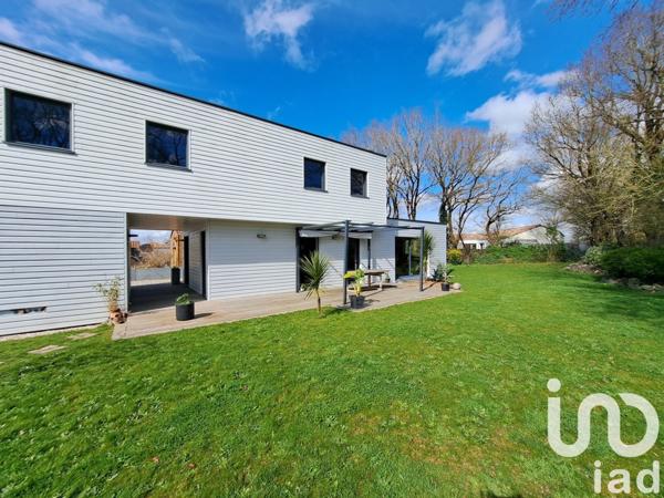 Maison 5 pièces de 128 m² à Le Poiré-sur-Vie (85170)