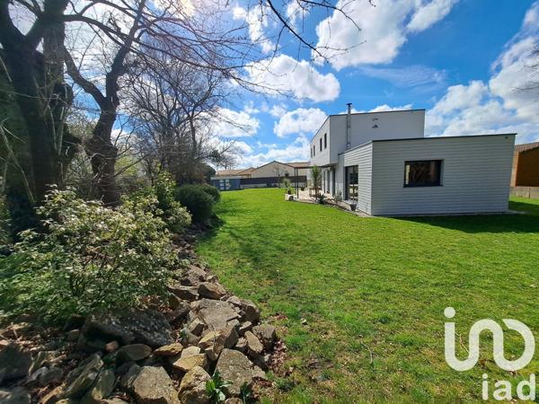 Maison 5 pièces de 128 m² à Le Poiré-sur-Vie (85170)