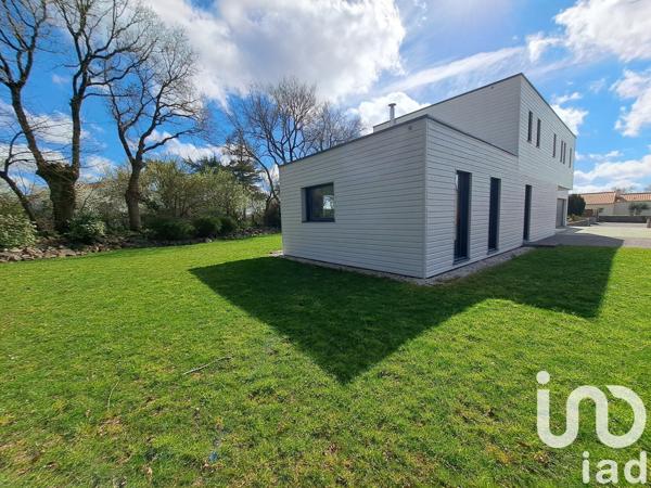 Maison 5 pièces de 128 m² à Le Poiré-sur-Vie (85170)