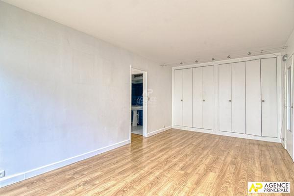 Versailles Ermitage Appartement 2 pièces 51 m² avec cave et parking 360 000 € **  - Référence  28310