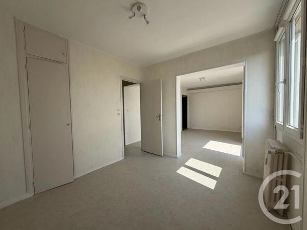 Appartement à vendre  3 pièces - 70,55 m 2   CHATEAUDUN  - 28