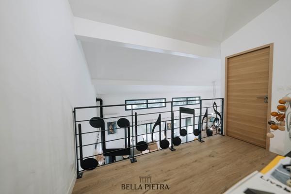 Saint-Aunès (34130) Villa 5 pièces de 218m² sur une parcelle de 900m²