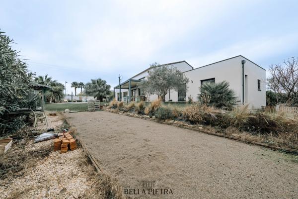 Saint-Aunès (34130) Villa 5 pièces de 218m² sur une parcelle de 900m²