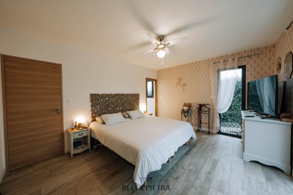 Saint-Aunès (34130) Villa 5 pièces de 218m² sur une parcelle de 900m²