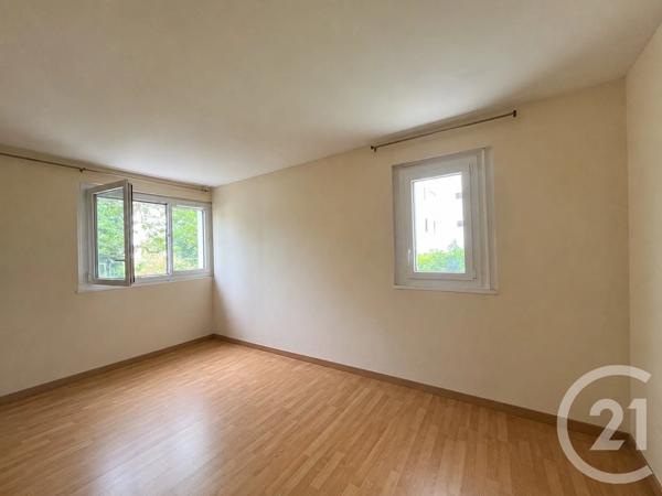 Appartement F4 à vendre  4 pièces - 76,40 m 2   EVRY  - 91