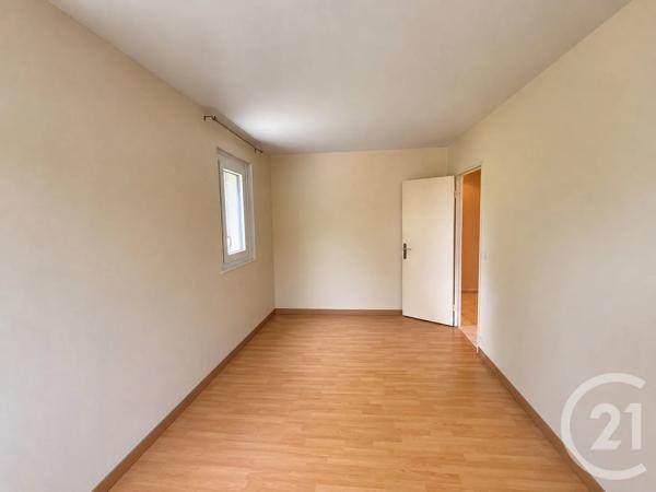 Appartement F4 à vendre  4 pièces - 76,40 m 2   EVRY  - 91