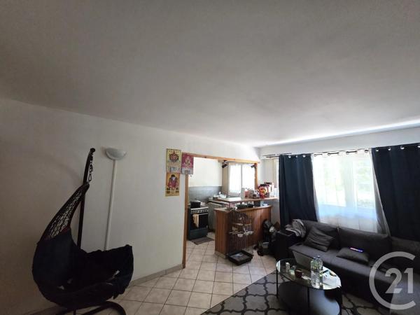 Appartement F4 à vendre  4 pièces - 76,40 m 2   EVRY  - 91
