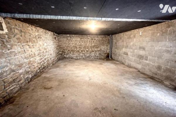 BELLE DEMEURE EN PIERRE - BEAU POTENTIEL Saint-Chély-d’Apcher