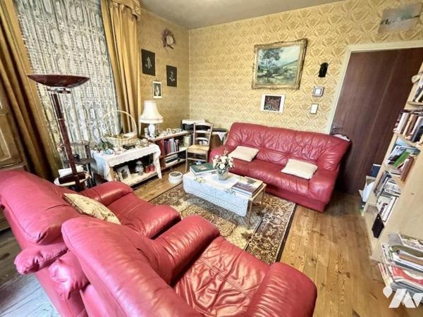 BELLE DEMEURE EN PIERRE - BEAU POTENTIEL Saint-Chély-d’Apcher