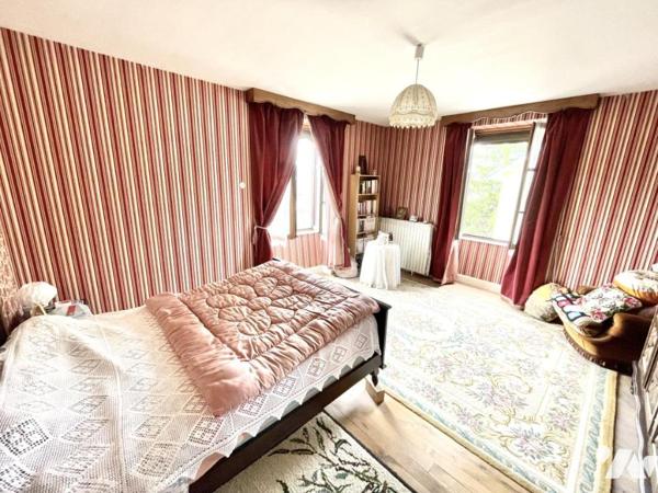 BELLE DEMEURE EN PIERRE - BEAU POTENTIEL Saint-Chély-d’Apcher